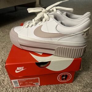 NIKE court legacy lift platinum violet/white